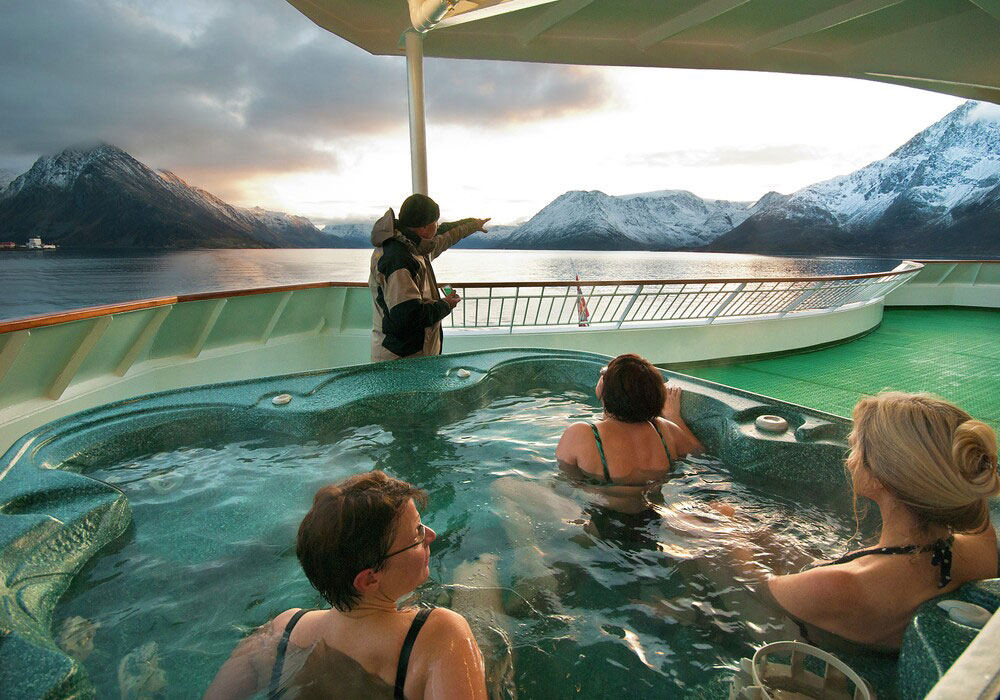 MS Nordnorge Jacuzzi