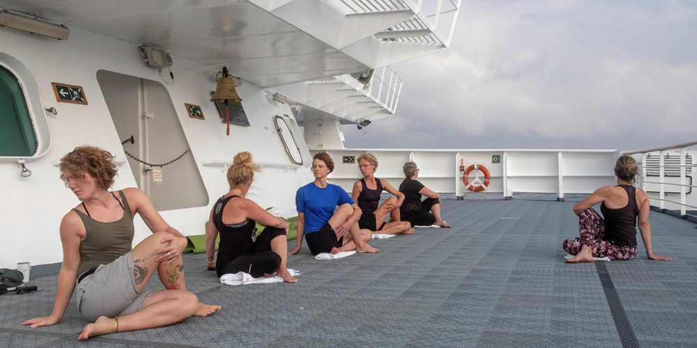 Actividades en cubierta yoga
